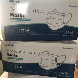 Disposable face mask